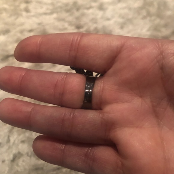 Ring - Picture 3 of 4